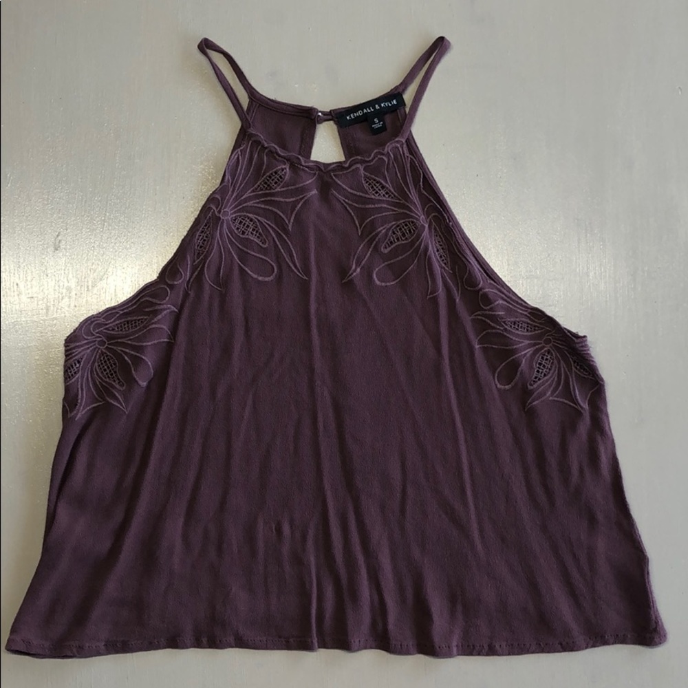 Kendall & Kylie top pacsun